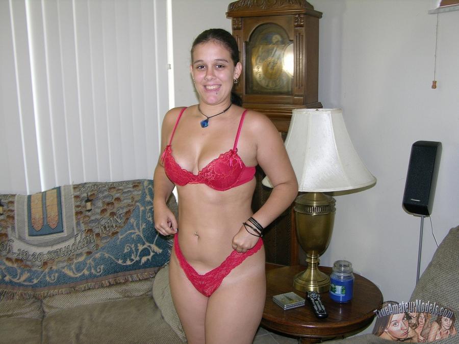 Latina Bikini Teen Modeing Nude And Spreading Her Images 249189